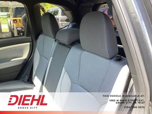 Used 2025 Subaru Forester Premium AWD/4WD image 18