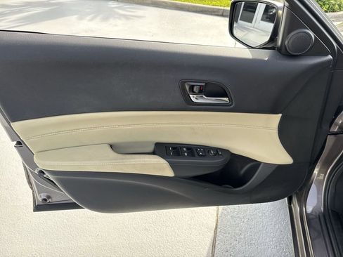 Used 2015 Acura ILX w/ Technology Package FWD image 38
