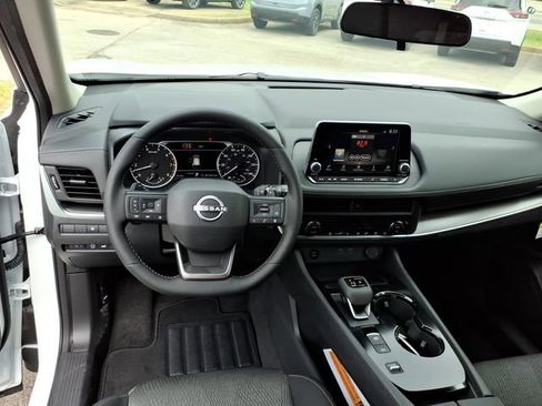 New 2026 Nissan Rogue SV FWD image 8
