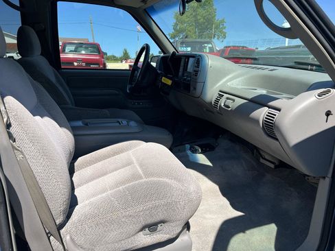 Used 1995 Chevrolet Suburban 4WD image 16