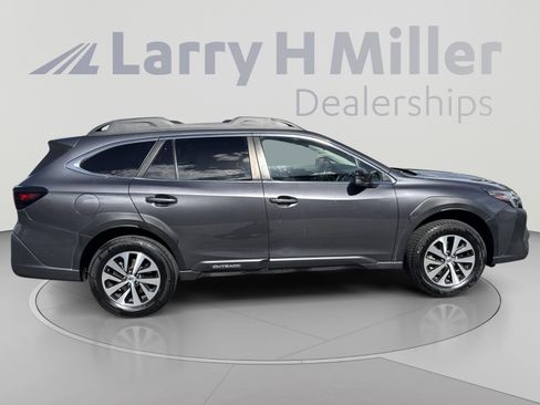 Used 2023 Subaru Outback Premium AWD/4WD image 6