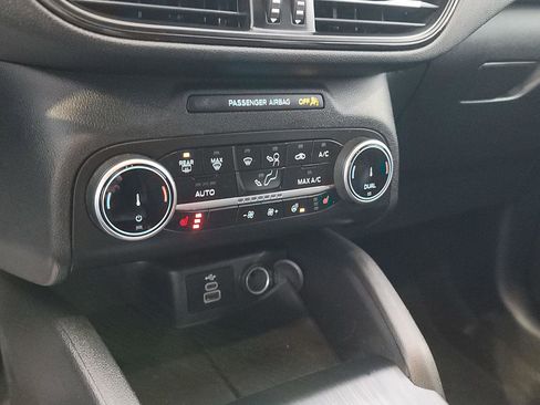 Used 2024 Ford Escape ST-Line image 30