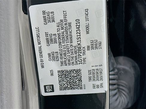 New 2025 GMC Canyon Elevation w/ Convenience Package image 32