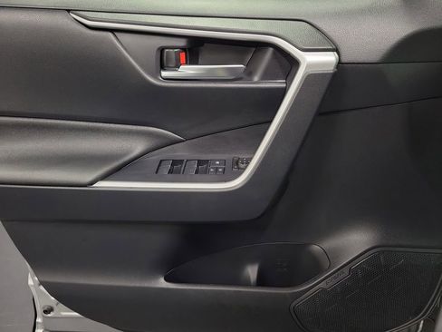 Used 2025 Toyota RAV4 XLE image 22