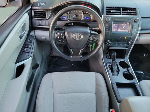 Used 2015 Toyota Camry LE FWD image 9