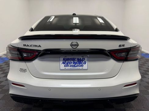 Used 2023 Nissan Maxima SR w/ Sport Mat Group FWD image 11