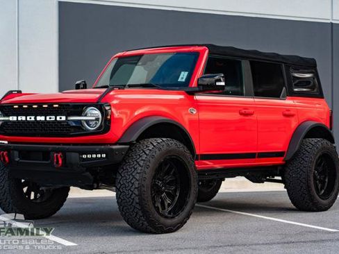 Used 2021 Ford Bronco Wildtrak image 2