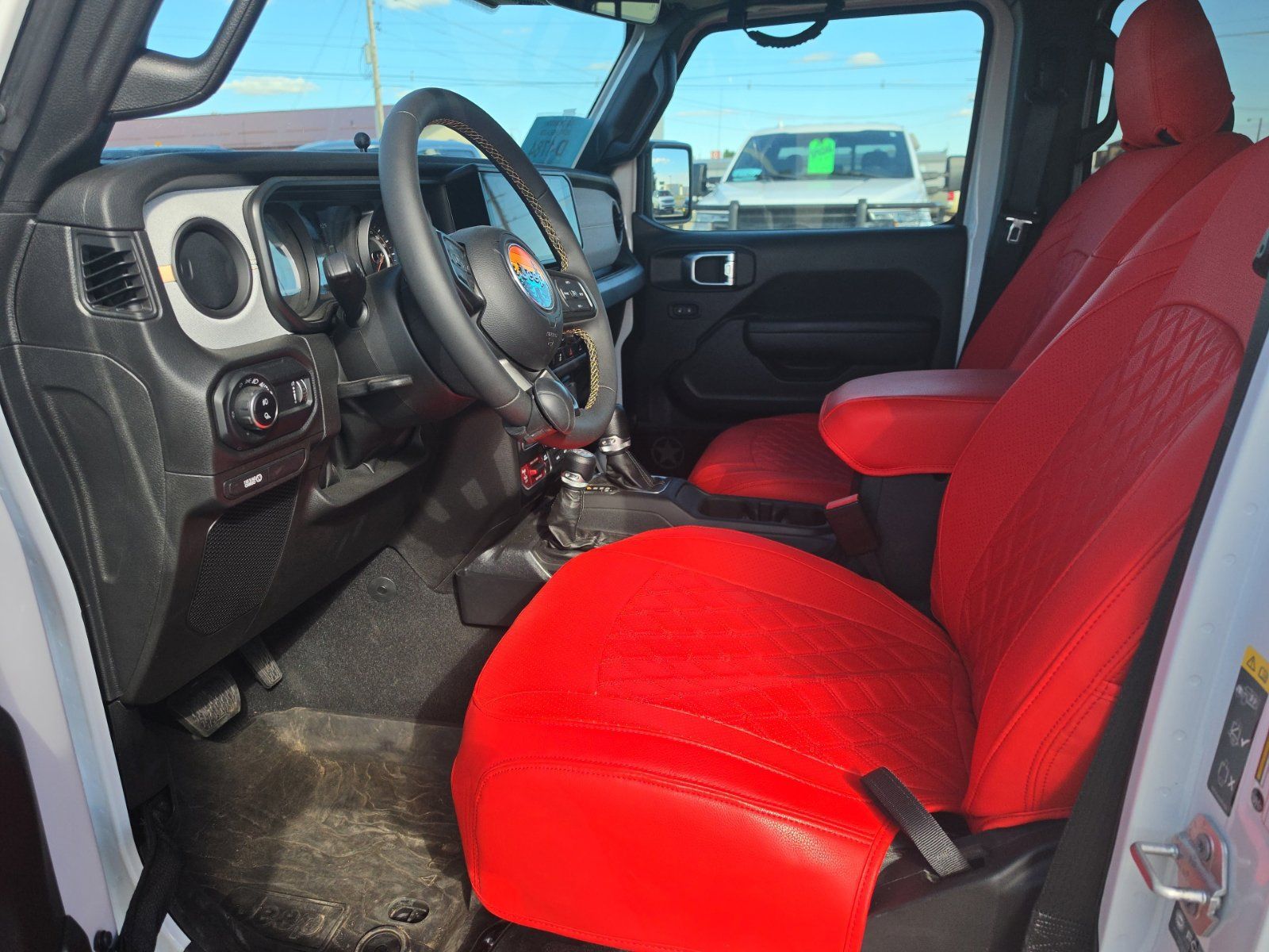 Used 2024 Jeep Gladiator Sport AWD/4WD image 9