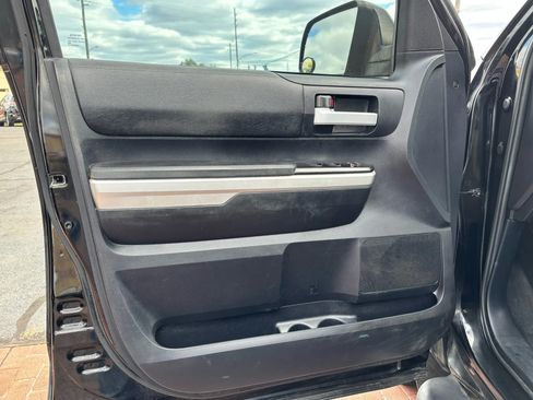 Used 2015 Toyota Tundra SR5 w/ SR5 Upgrade Package image 20