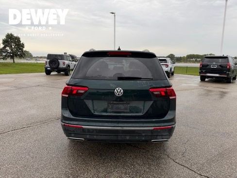Used 2018 Volkswagen Tiguan SE AWD/4WD image 12