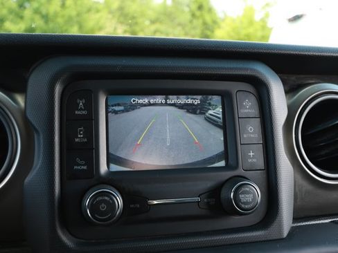 Used 2019 Jeep Wrangler Sport AWD/4WD image 17