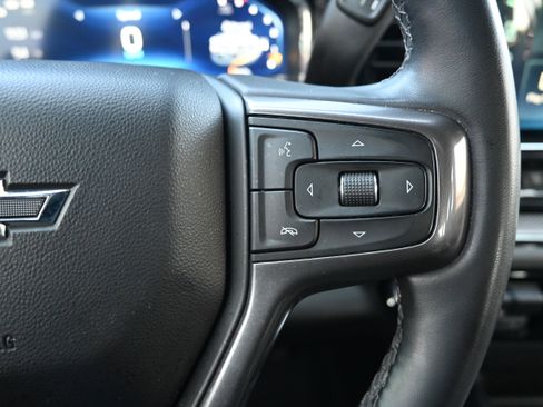 Used 2025 Chevrolet Silverado 2500 ZR2 w/ Technology Package image 20