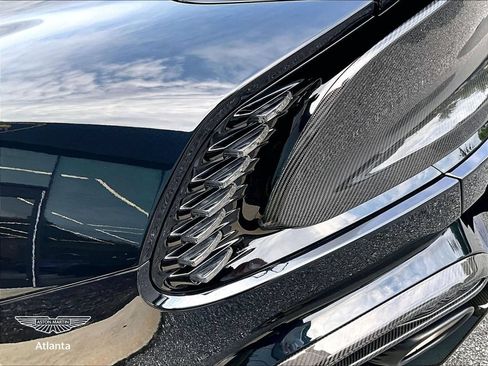 Used 2025 Aston Martin Vanquish RWD image 23