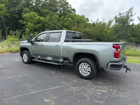 Used 2024 Chevrolet Silverado 2500 LT w/ Texas Edition AWD/4WD image 6