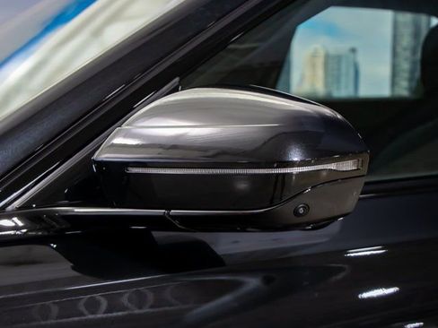 Used 2025 BMW i7 xDrive60 image 10