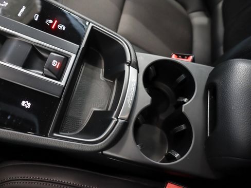 Certified 2023 Porsche Macan image 18