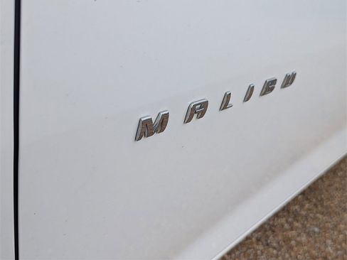 Used 2020 Chevrolet Malibu LT image 28