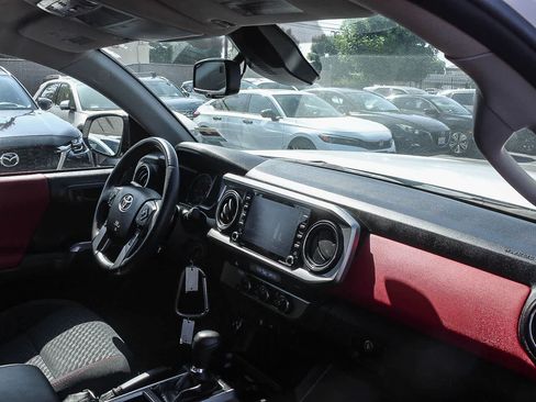 Used 2022 Toyota Tacoma SR5 RWD image 21