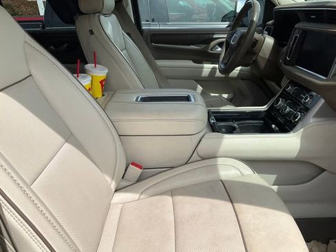 Used 2024 GMC Yukon Denali w/ Advanced Technology Package image 11