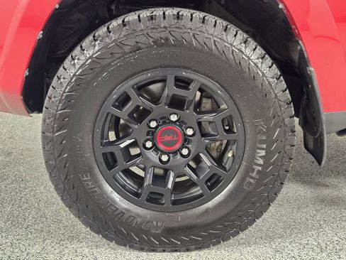 Used 2019 Toyota 4Runner TRD Off-Road Premium AWD/4WD image 13