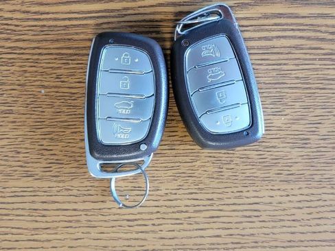 Used 2020 Hyundai Elantra Value Edition FWD image 11