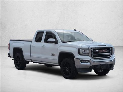 Used 2017 GMC Sierra 1500 SLE w/ SLE Value Package image 3