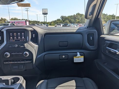 New 2026 GMC Sierra 1500 Pro w/ Graphite Edition image 4