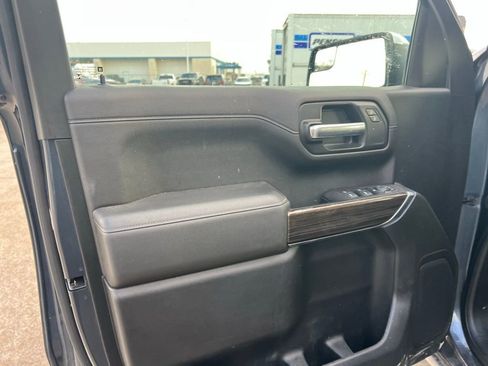 Used 2021 Chevrolet Silverado 1500 LT image 10