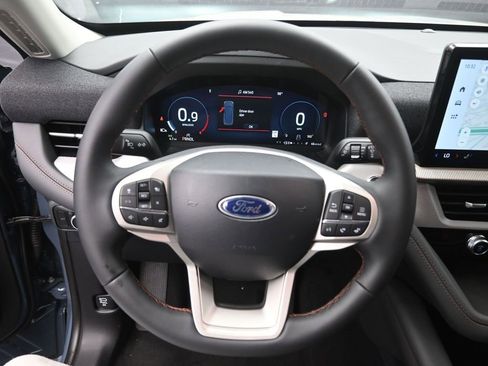 New 2025 Ford Explorer Active image 30