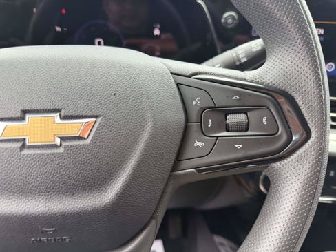 Certified 2025 Chevrolet Trax LT FWD image 26