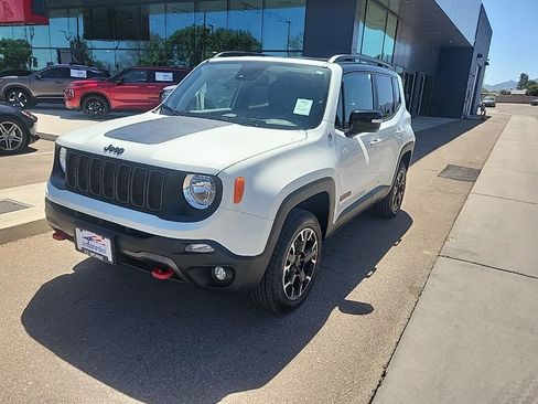 Used 2023 Jeep Renegade Trailhawk AWD/4WD image 3