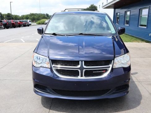 Used 2014 Dodge Grand Caravan SXT w/ Rear Park Assist Package FWD image 3