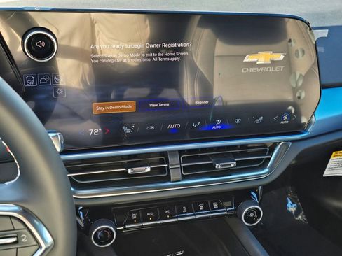 New 2026 Chevrolet Equinox EV LT image 25