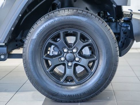 Used 2022 Jeep Wrangler Unlimited Sport AWD/4WD image 19