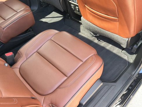 Used 2018 Chevrolet Traverse High Country AWD/4WD image 64