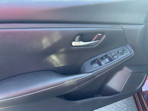 Used 2025 Nissan Sentra SV FWD image 13