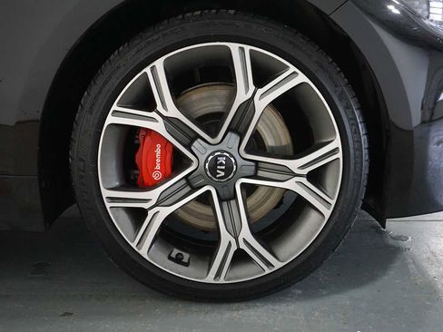 Used 2021 Kia Stinger GT2 image 11
