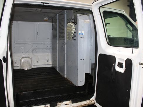 Used 2009 Ford E-150 and Econoline 150 RWD image 25