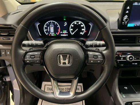 Used 2024 Honda Pilot Touring image 22