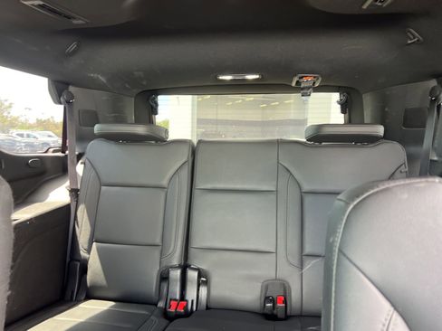 Used 2022 Chevrolet Tahoe Z71 w/ Z71 Off-Road Package AWD/4WD image 30