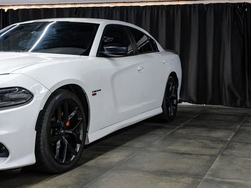 Used 2020 Dodge Charger R/T w/ Blacktop Package RWD image 6