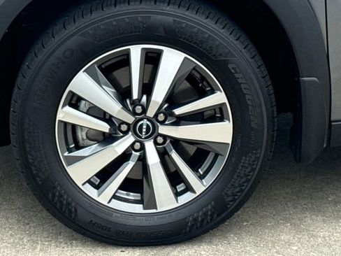 Used 2025 Nissan Pathfinder SL AWD/4WD image 5