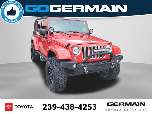 Used 2017 Jeep Wrangler Unlimited Sahara w/ Max Tow Package AWD/4WD image 4