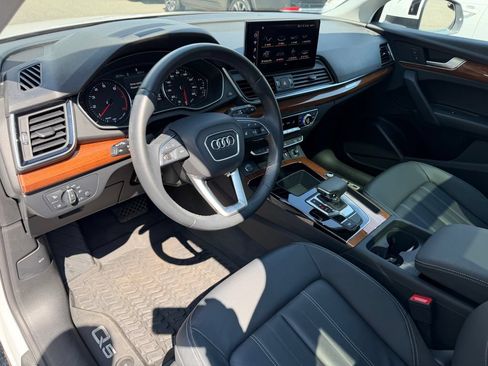 Used 2023 Audi Q5 2.0T Premium w/ Convenience Package AWD/4WD image 16
