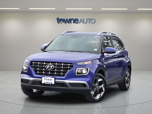 Used 2023 Hyundai Venue Limited w/ Cargo Package FWD image 11