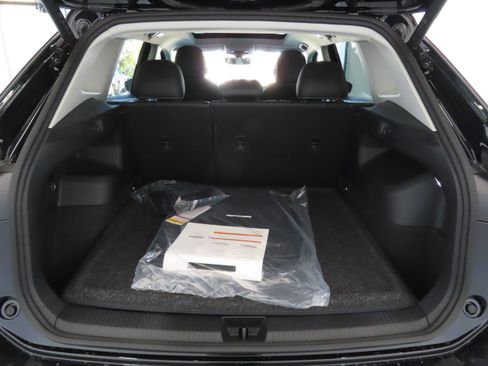 New 2026 Volkswagen Tiguan SE image 22