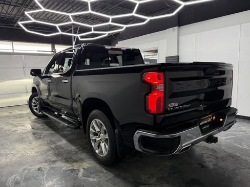 Used 2020 Chevrolet Silverado 1500 LTZ w/ LTZ Premium Package image 3