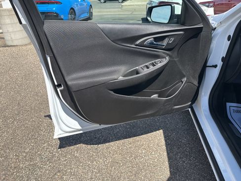 Used 2024 Chevrolet Malibu LT FWD image 15