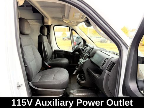 Used 2024 RAM ProMaster 2500 w/ Convenience Group FWD image 19