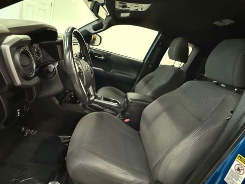 Used 2016 Toyota Tacoma TRD Off-Road w/ Towing Package image 16